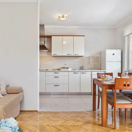 Ivan Apartament *
